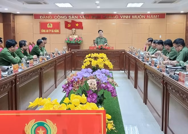 Thứ trưởng Nguyễn Văn Sơn phát biểu tại buổi làm việc