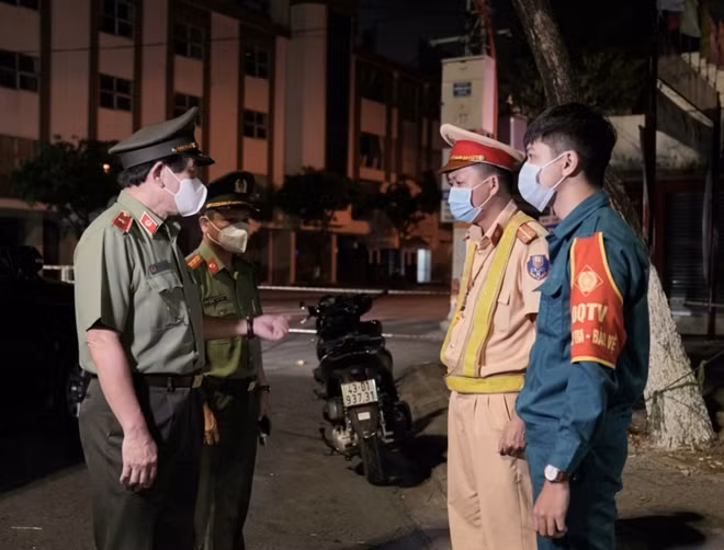 Kiểm tra các chốt trực.