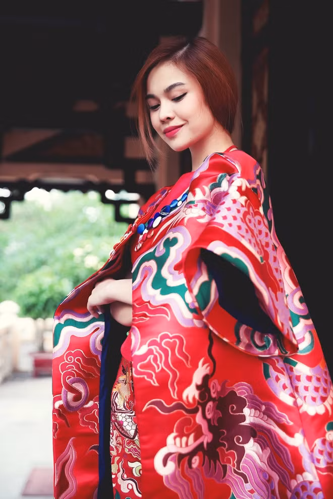 Đang được kỳ vọng là một gương mặt hot nhất thị trường ca nhạc, Giang Hồng Ngọc cũng có mật độ show dày kín.