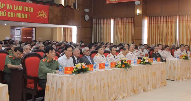 Các đại biểu tại buổi gặp mặt