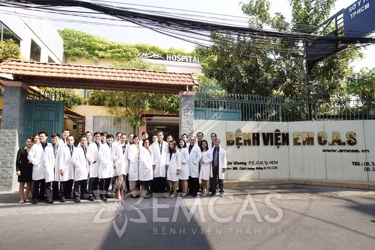 Bác sĩ có dấu hiệu làm giả chứng chỉ, bệnh viện tắc trách