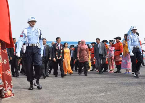 Chủ tịch nước Trương Tấn Sang tới Thủ đô Jakarta, Indonesia.