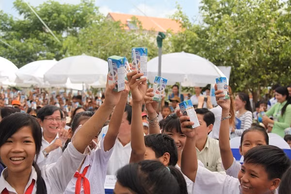 Dinh dưỡng từ sữa rất cần thiết cho sự phát triển của trẻ