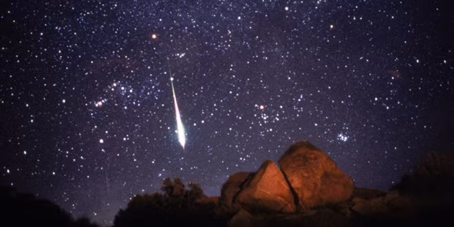 Khó quan sát sao băng Leonids do sát ngày Trăng tròn