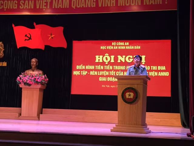 Trung tướng, GS.TS,TS Nguyễn Văn Ngọc- Giám đốc Học viện ANND phát biểu tại hội nghị.
