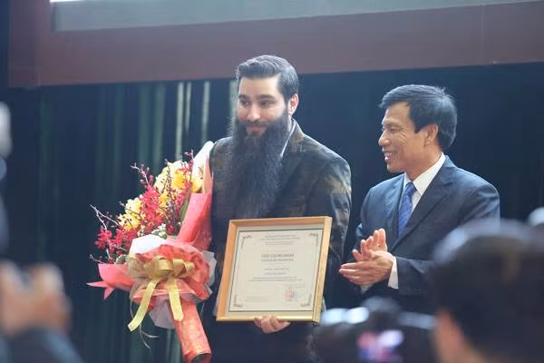 Đạo diễn phim "Kong: Đảo đầu lâu" làm Đại sứ du lịch Việt Nam