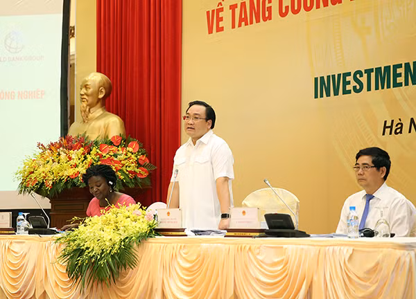 Phó Thủ tướng Hoàng Trung Hải đã gợi mở, chia sẻ với từng đề xuất, kiến nghị của doanh nghiệp đầu tư vào nông nghiệp, nông thôn. Ảnh: VGP/Công Việt. Phó Thủ tướng Hoàng Trung Hải đã gợi mở, chia sẻ với từng đề xuất, kiến nghị của doanh nghiệp đầu tư vào nông nghiệp, nông thôn. Ảnh: VGP/Công Việt.