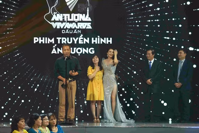 "Hoa hồng trên ngực trái" chiến thắng tại hạng mục Phim truyền hình ấn tượng nhất