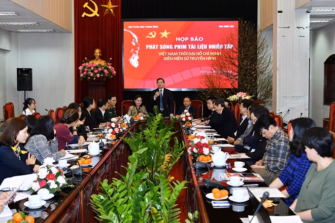 Toàn cảnh buổi họp báo chiều 16-1