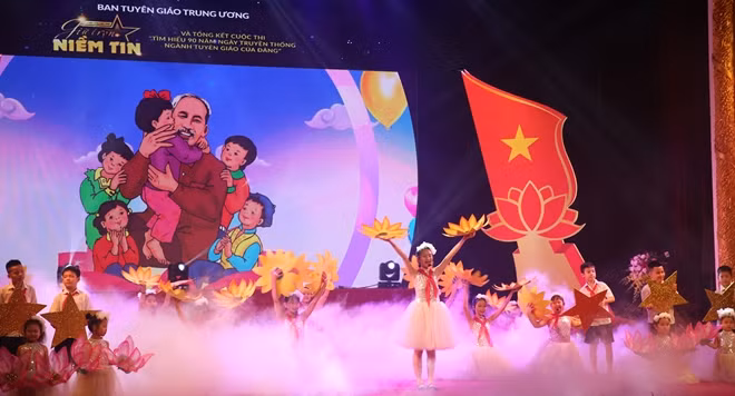 Liên khúc thiếu nhi mở màn chương trình