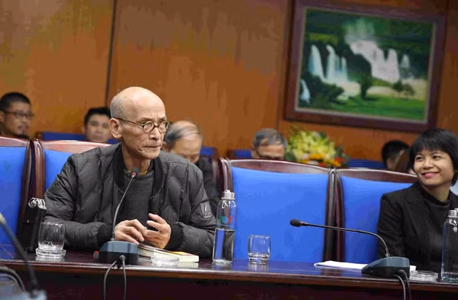 Nhà văn Nguyễn Văn Thọ trao đổi về tiểu thuyết "Hừng đông"