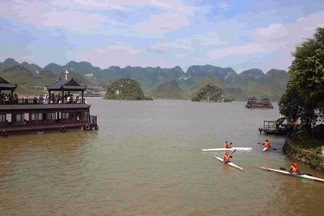 Du lịch Việt đang gặp nhiều khó khăn do dịch bệnh COVID-19.