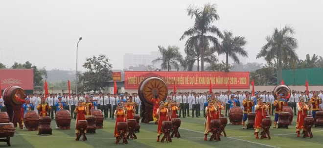 Biểu diễn trống chào mừng năm học mới tại Học viện CSND