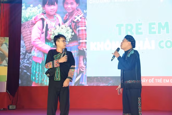 Tiểu phẩm về nạn tảo hôn được nghệ sĩ biểu diễn phục vụ đồng bào
