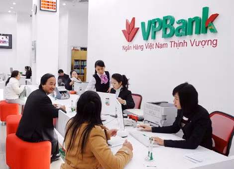 Ngân hàng hạ lãi suất để tạo điều kiện cho doanh nghiệp phát triển sản xuất kinh doanh. Ngân hàng hạ lãi suất để tạo điều kiện cho doanh nghiệp phát triển sản xuất kinh doanh.