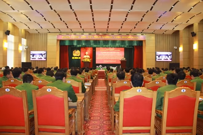 Quang cảnh buổi tập huấn chuyên sâu