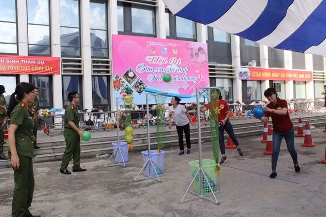 Các hội viên tham dự phần thi cả nhà vui khỏe