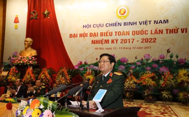 Đại tướng Ngô Xuân Lịch, Ủy viên Bộ Chính trị, Bộ trưởng Bộ Quốc phòng phát biểu tại Đại hội