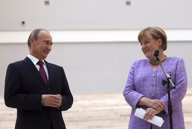 Bà Merkel là người tiên phong trong việc nối lại quan hệ với Nga.