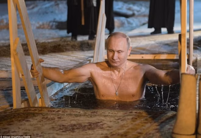 Theo thư ký báo chí Điện Kremlin Dmitry Peskov, mức nhiệt độ từ -6 đến 0 độ là vừa phải với thời tiết tại Nga.