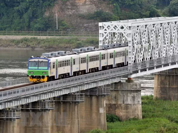 Tuyến đường sắt Liên Triều sẽ sớm được hiện đại hóa. Tuyến đường sắt Liên Triều sẽ sớm được hiện đại hóa.