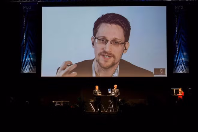 Edward Snowden cáo buộc một công ty phần mềm tình báo Israel đã bán trái phép thiết bị theo dõi nhà báo Khashoggi cho Riyadh. Ảnh: Forex.