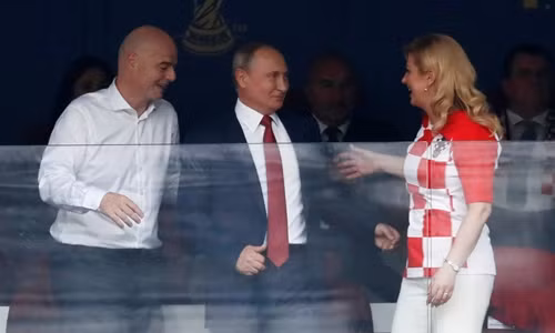 Bà trở thành vị Tổng thống thứ 4 của Croatia vào tháng 2-2015 và là nữ Tổng thống đầu tiên của đất nước này. Bà thông thạo tiếng Anh, Tây Ban Nha, Bồ Đào Nha và có thể giao tiếp được bằng tiếng Đức, tiếng Pháp và tiếng Italia.