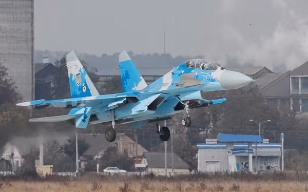 Máy bay chiến đấu Su-27 của lực lượng không quân Ukraine. Ảnh: Reuters.