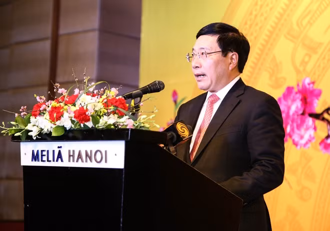 Phó Thủ tướng, Bộ trưởng Ngoại giao Phạm Bình Minh phát biểu tại buổi gặp mặt.