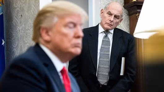 Vốn là cựu tướng lĩnh thủy đánh bộ, ông John Kelly rất khắt khe đưa ra các quy định tại Nhà Trắng.