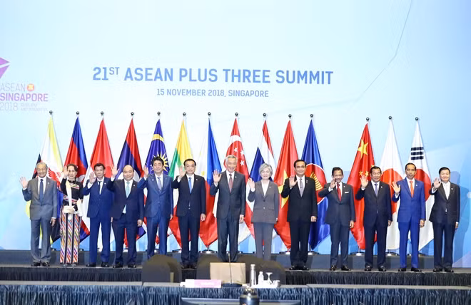 Lãnh đạo các quốc gia ASEAN + 3 tại hội nghị. Ảnh: Thống Nhất/TTXVN.