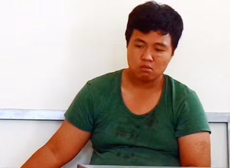 Tên Nguyễn Hoàng Anh (19 tuổi, ở phường Nghĩa Đô, Cầu Giấy, Hà Nội), kẻ đã hành hung cụ già 79 tuổi trên đường Cầu Diễn.