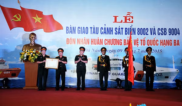 Tổng công ty Sông Thu vinh dự đón nhận Huân chương Bảo vệ Tổ quốc hạng Ba. Tổng công ty Sông Thu vinh dự đón nhận Huân chương Bảo vệ Tổ quốc hạng Ba.