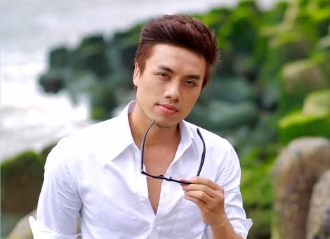 Ca sĩ Dương Quốc Hưng.