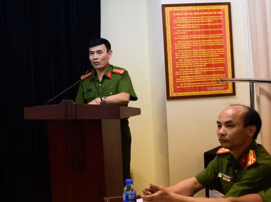 Đại tá Hồ Sỹ Niêm phát biểu khai mạc Hội thảo
