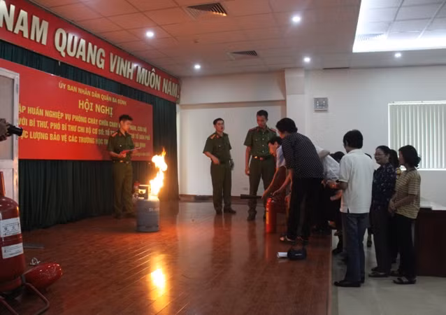 Thường xuyên tham gia lớp tập huấn PCCC sẽ hạn chế tối đa nguy cơ thiệt hại về người, tài sản khi xảy ra cháy, nổ