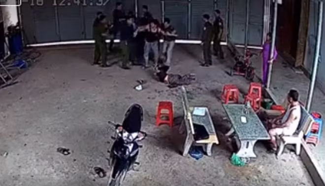 Hình ảnh cắt từ clip cho rằng Công an đánh người là không đúng bản chất vụ việc