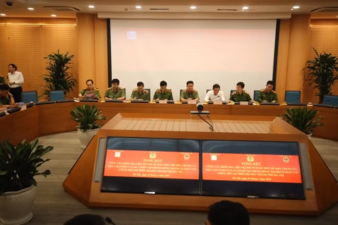 Đoàn liên ngành Bộ Công an - Bộ Xây dựng đã kiểm tra đột xuất tại các tòa nhà chung cư ở quận Đống Đa, Long Biên và Hai Bà Trưng