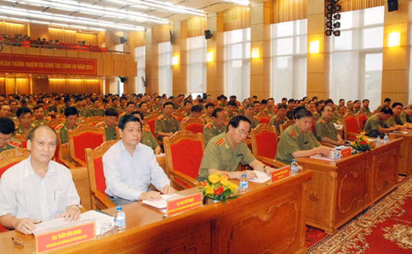Bộ trưởng Trần Đại Quang cùng các đại biểu dự Hội nghị. Bộ trưởng Trần Đại Quang cùng các đại biểu dự Hội nghị.