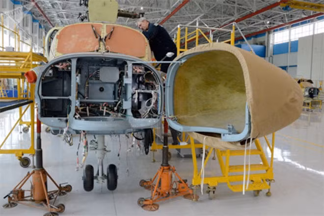 Chi tiết phần đầu chiếc Ka-52.