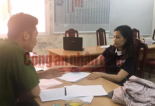 Chị Nguyệt làm việc tại cơ quan điều tra.