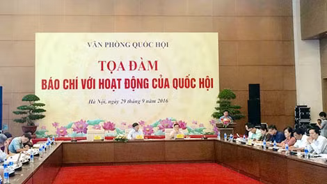 Một buổi tọa đàm về tác nghiệp của báo chí tại Quốc hội.