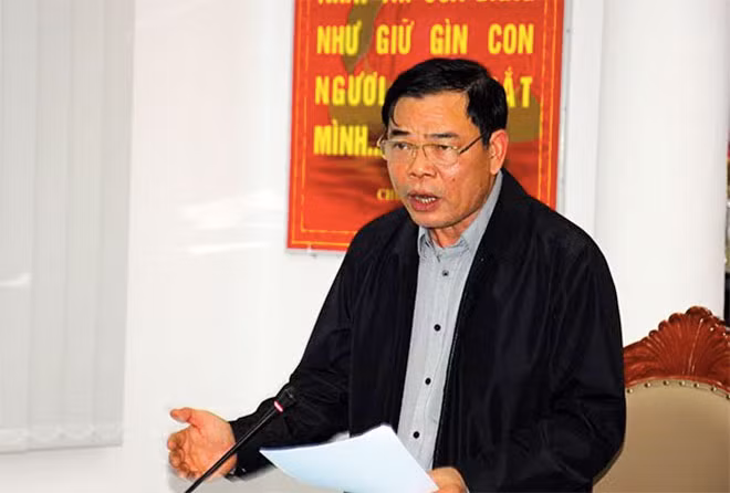 Bộ trưởng Bộ NN&PTNT kiêm Trưởng Ban Chỉ đạo PCTT&TKCN Trung ương Nguyễn Xuân Cường phát biểu tại buổi làm việc.