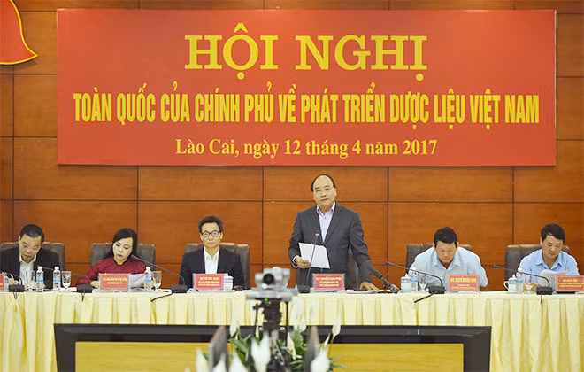 Thủ tướng Nguyễn Xuân Phúc phát biểu khai mạc hội nghị. Ảnh: VGP/Quang Hiếu. Thủ tướng Nguyễn Xuân Phúc phát biểu khai mạc hội nghị. Ảnh: VGP/Quang Hiếu.