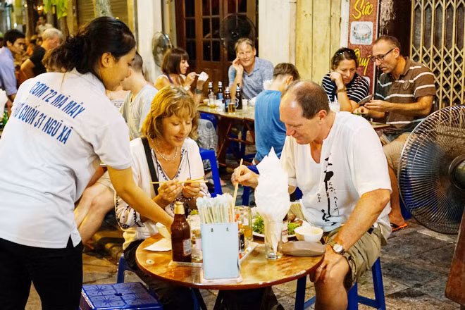 Hà Nội sẽ ban hành Quy chế tổ chức kinh doanh dịch vụ ăn uống đường phố. Ảnh mang tính chất minh họa.
