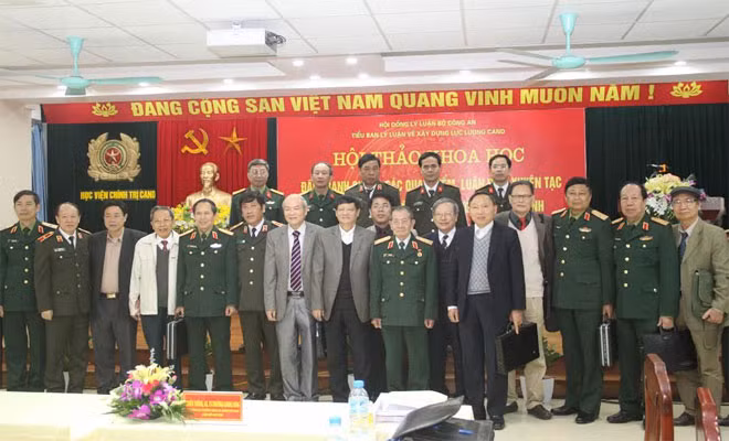 Các đại biểu tham dự hội thảo khoa học.