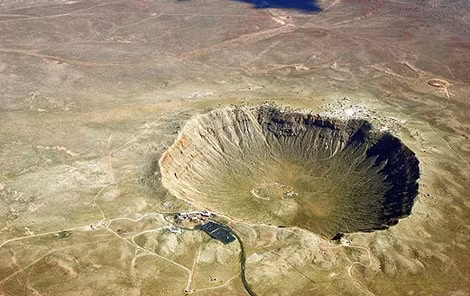 Hố va chạm Barringer ở Arizona. Hố va chạm Barringer ở Arizona.