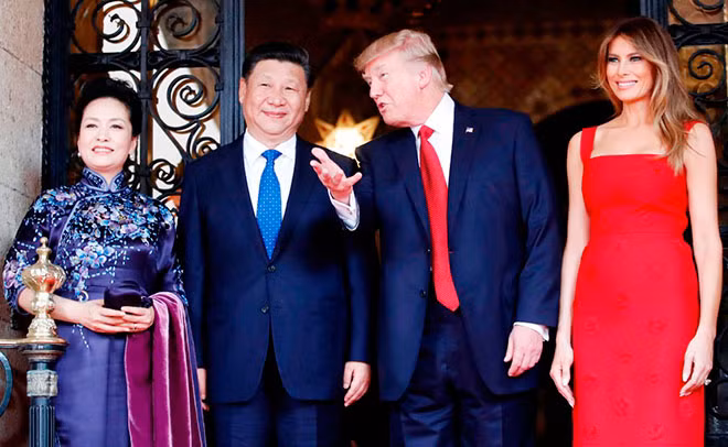 Tổng thống Donald Trump, Chủ tịch Tập Cận Bình và hai vị phu nhân tại khu nghỉ mát Mar-a-Lago hôm 6-4.