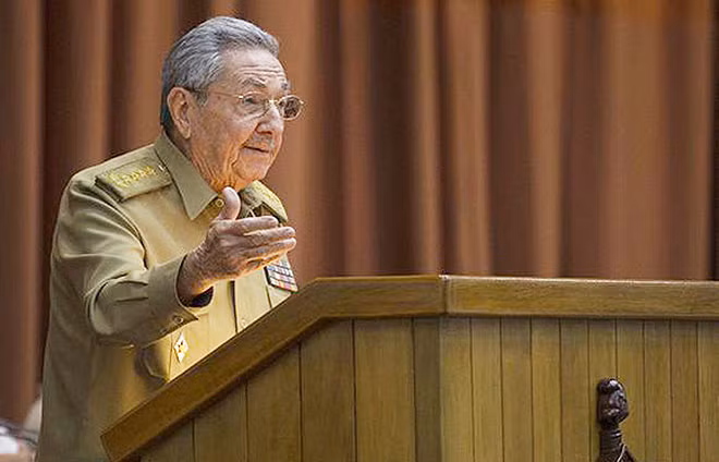 Chủ tịch Cuba Raul Castro phát biểu trước Quốc hội hôm 15-7. Ảnh: Cubadebate.