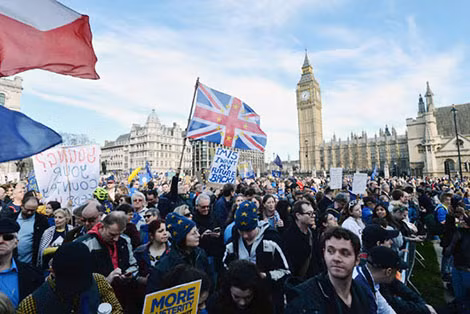 Sau Brexit, một hệ thống mới cho phép công dân nước này tới thăm, làm việc, nghiên cứu và sinh sống ở EU - và ngược lại, cần phải được thiết lập ngay.